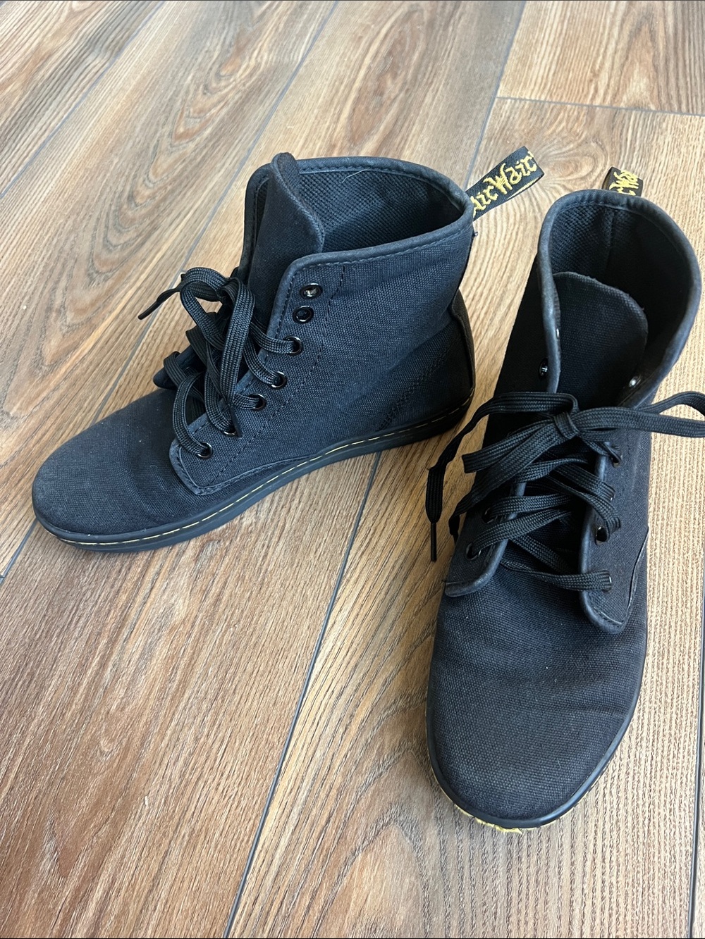Dr. Martens Shoreditch high-top boots size 7